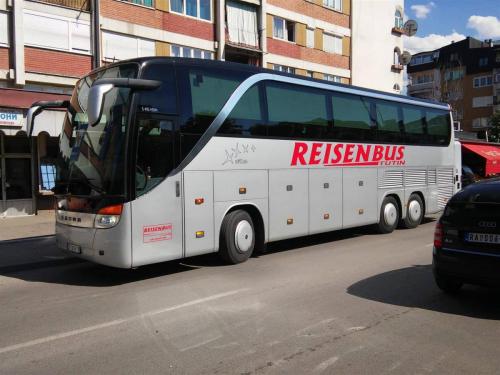 Reisen Bus